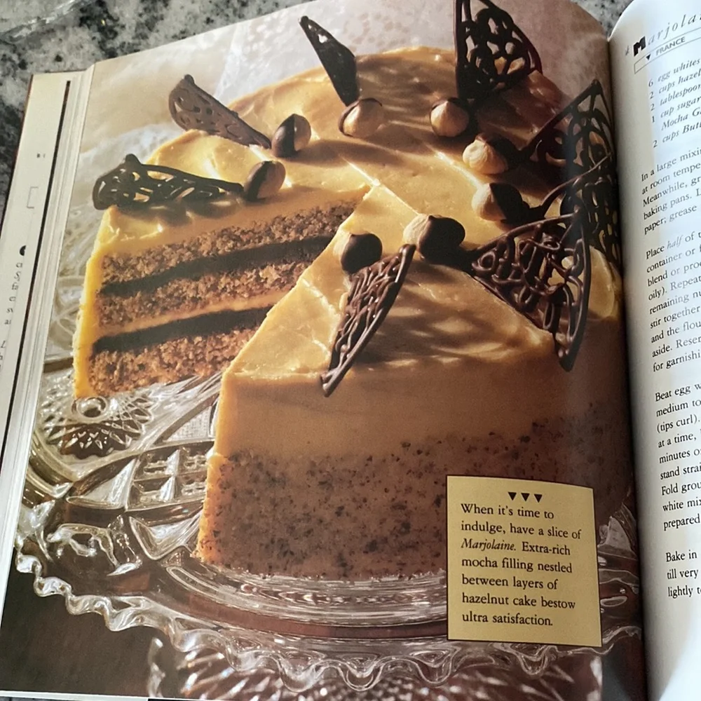 Vintage 1992 Better Homes And Gardens Spectacular Desserts Cookbook!